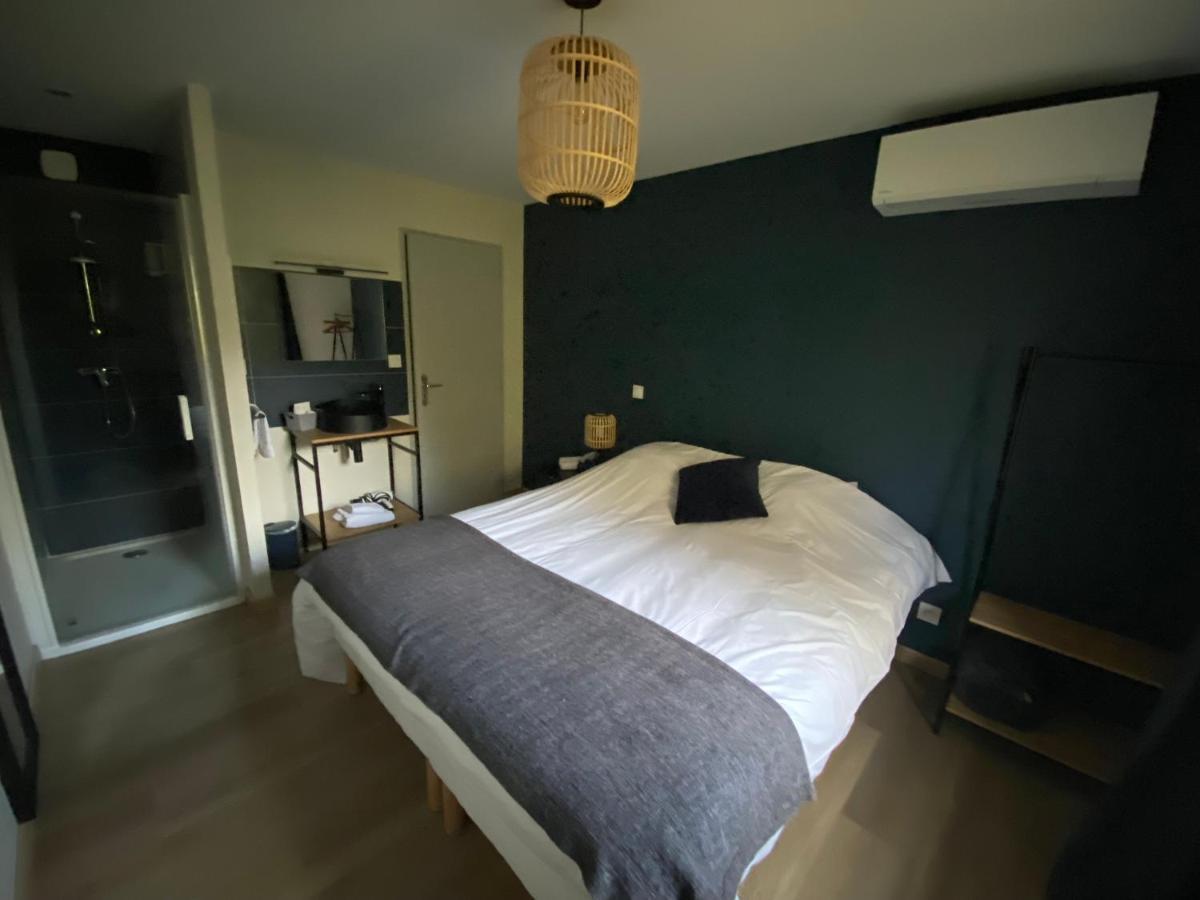 La Roseliere Hotel Saint-Quentin-Fallavier Buitenkant foto