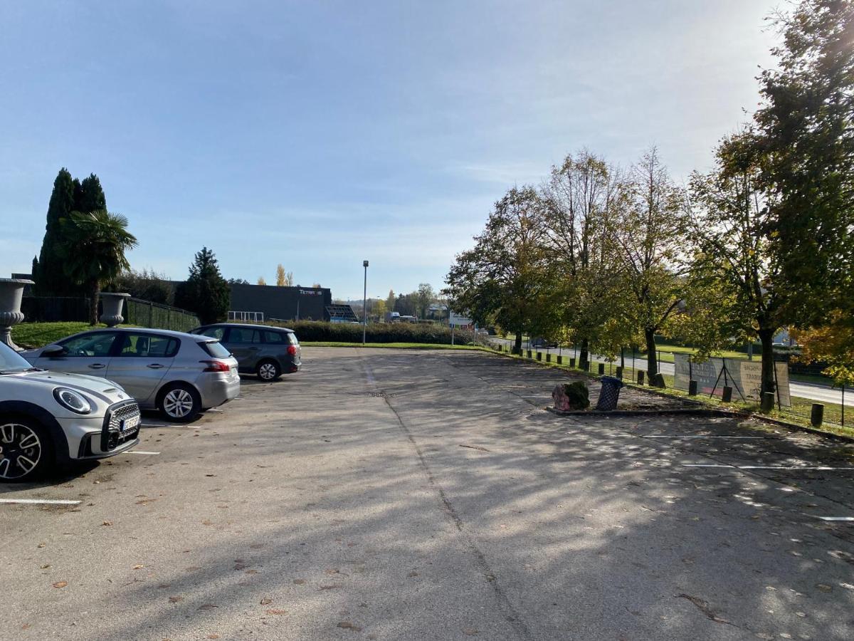 La Roseliere Hotel Saint-Quentin-Fallavier Buitenkant foto