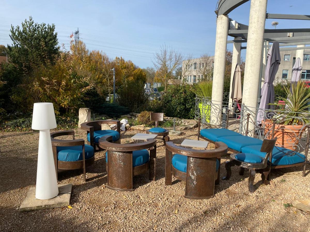 La Roseliere Hotel Saint-Quentin-Fallavier Buitenkant foto