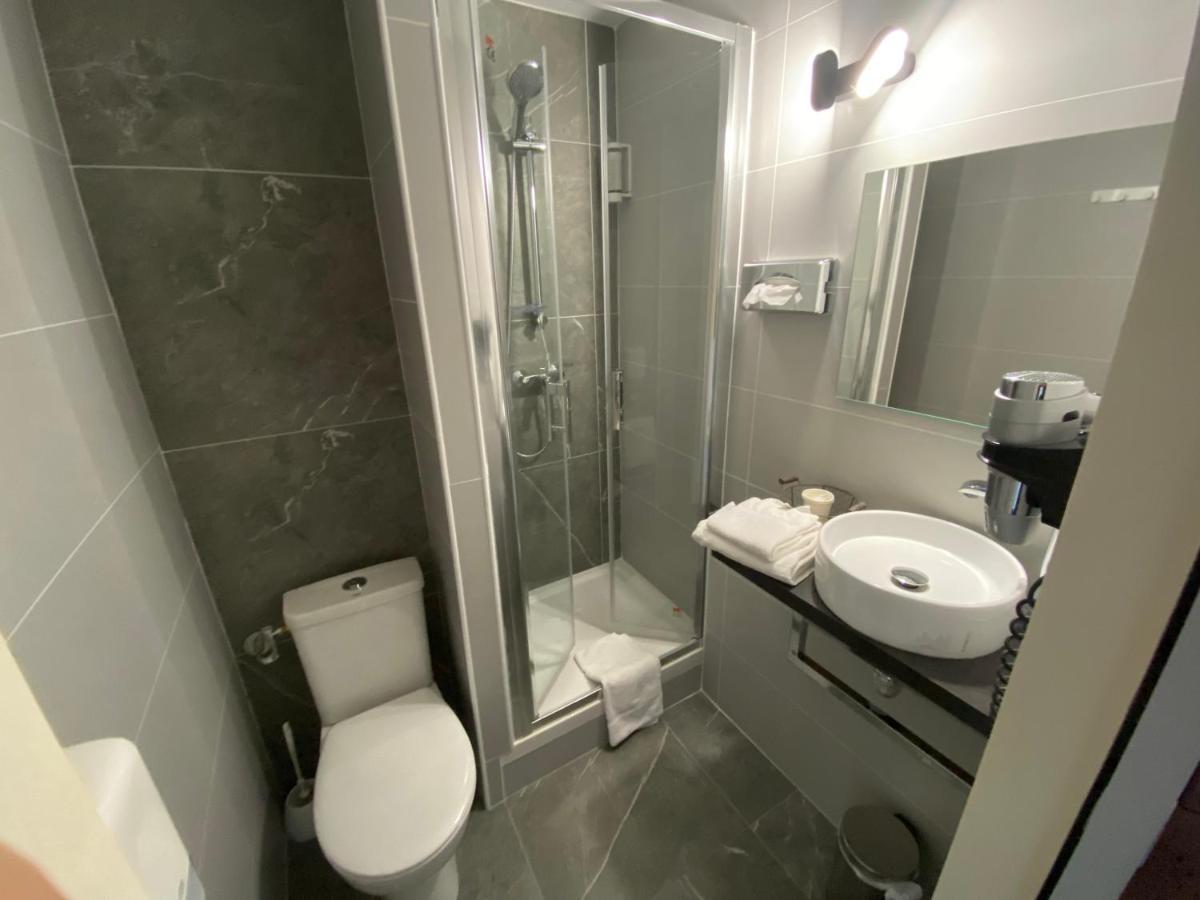 La Roseliere Hotel Saint-Quentin-Fallavier Buitenkant foto